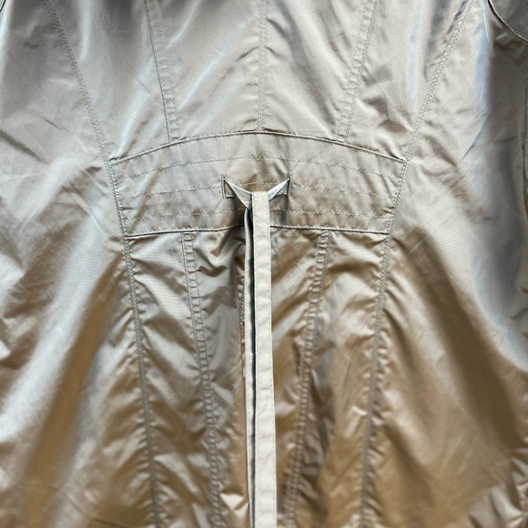 Shimmery gold trench coat/ Rain coat - Picture 6 of 10